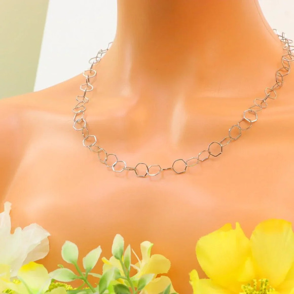 Minimalist Necklace, Sleek & Modern Design, Women’s Fashion, YC110392-N - Picture 6 of 10